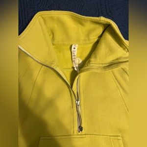 Lululemon scuba XS/S Wasabi